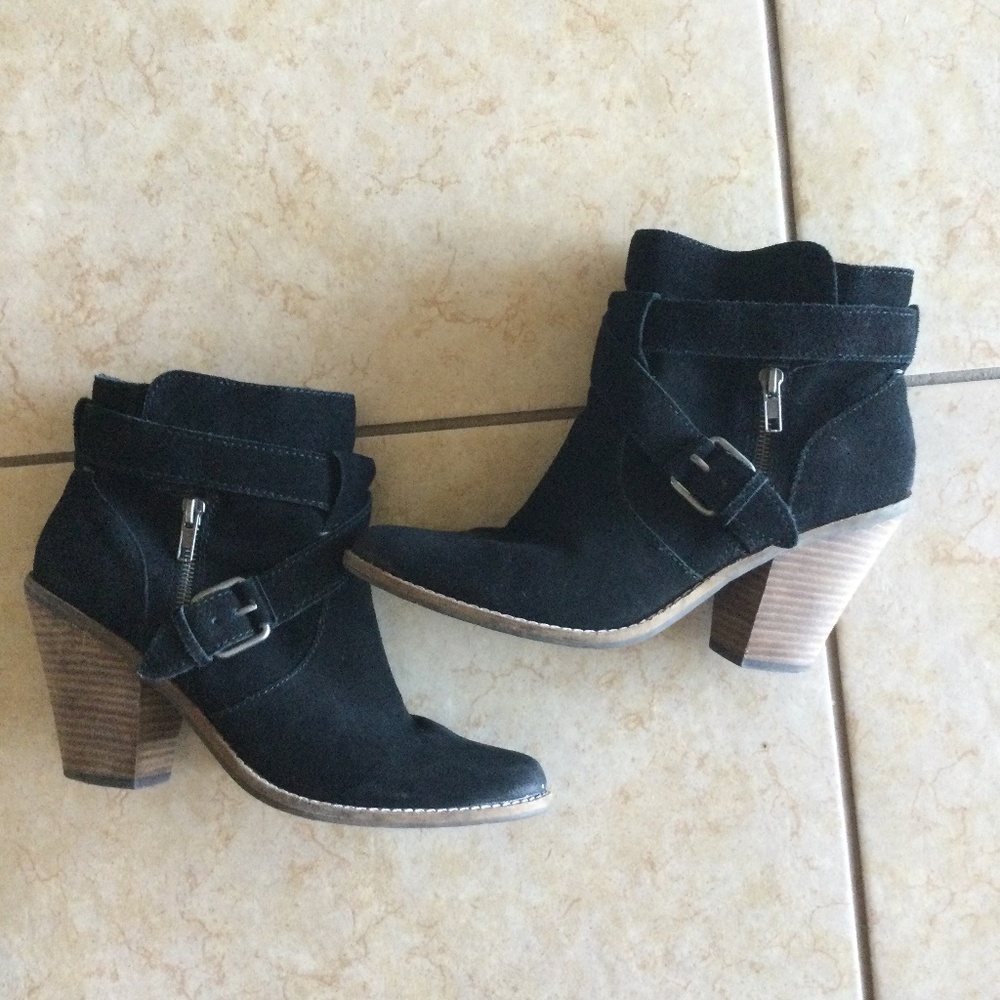 Dolce vita black suede size 10 booties